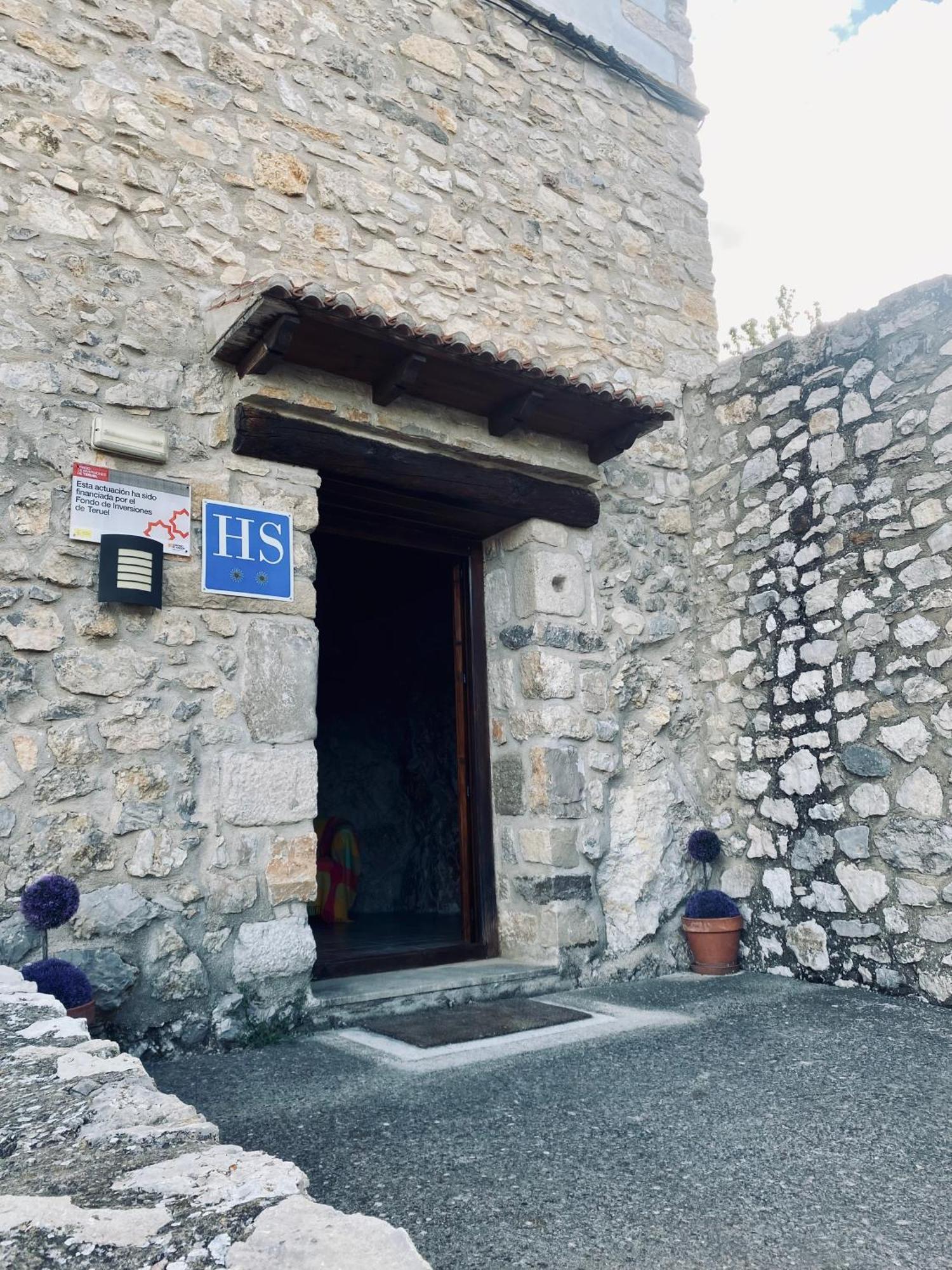 Hostal La Muralla Fortanete Exterior photo
